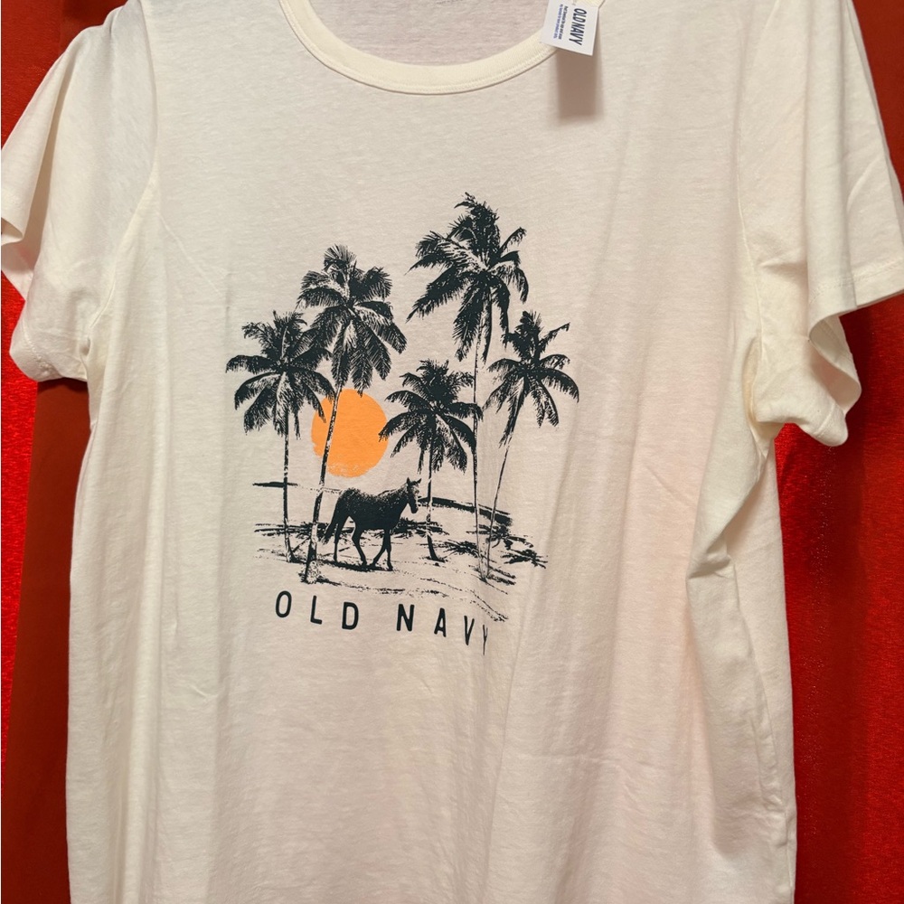 Old Navy Ivory T-Shirt with Tropical Graphic